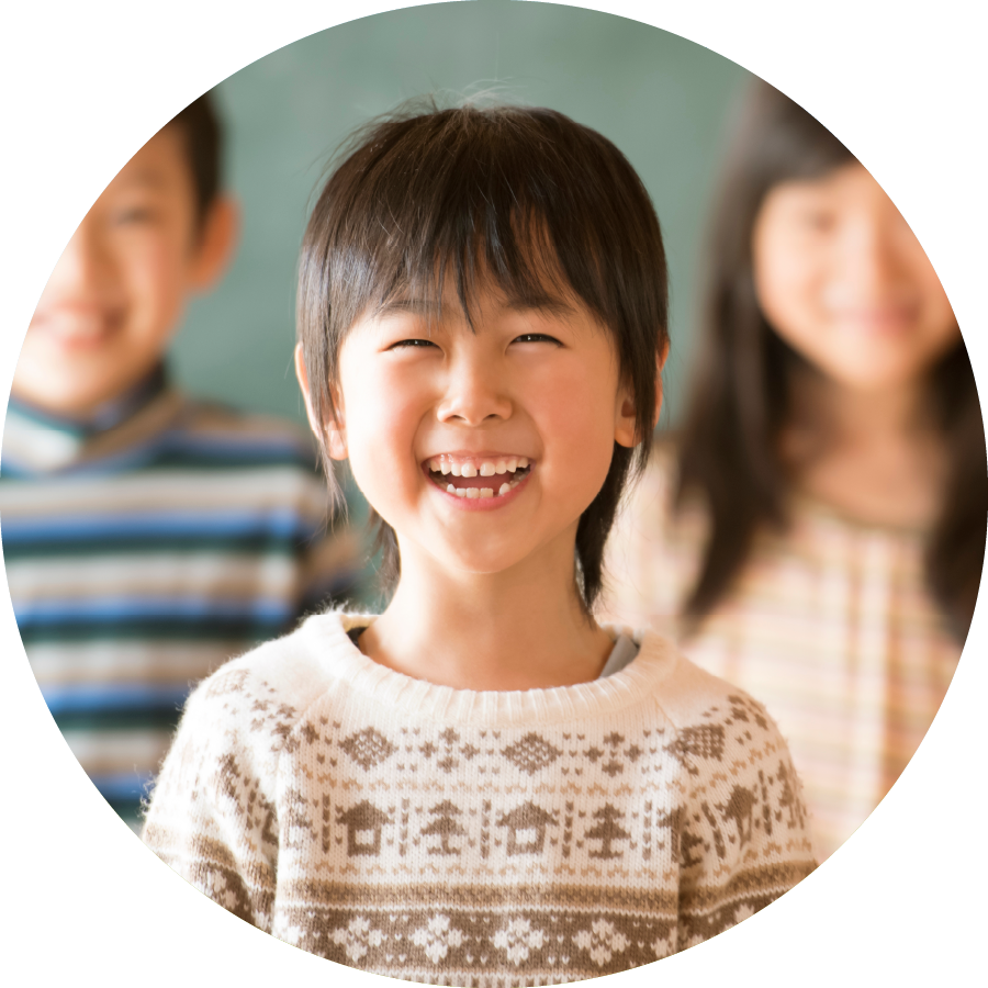 笑顔の子どもの写真